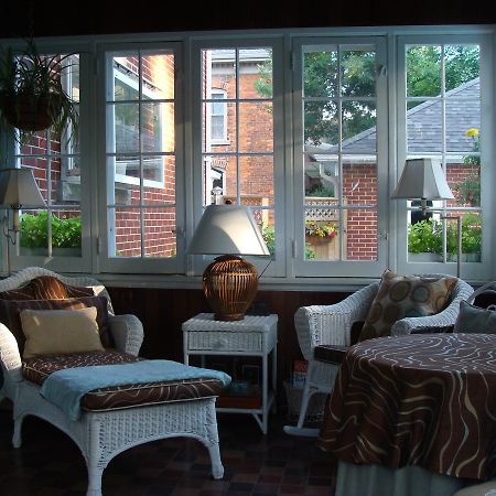 Robinsong Bed & Breakfast Thorold Bagian luar foto