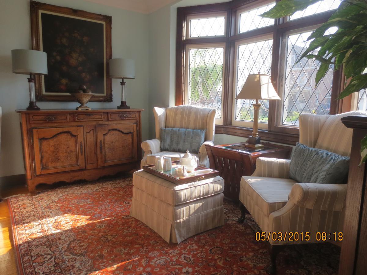 Robinsong Bed & Breakfast Thorold Bagian luar foto