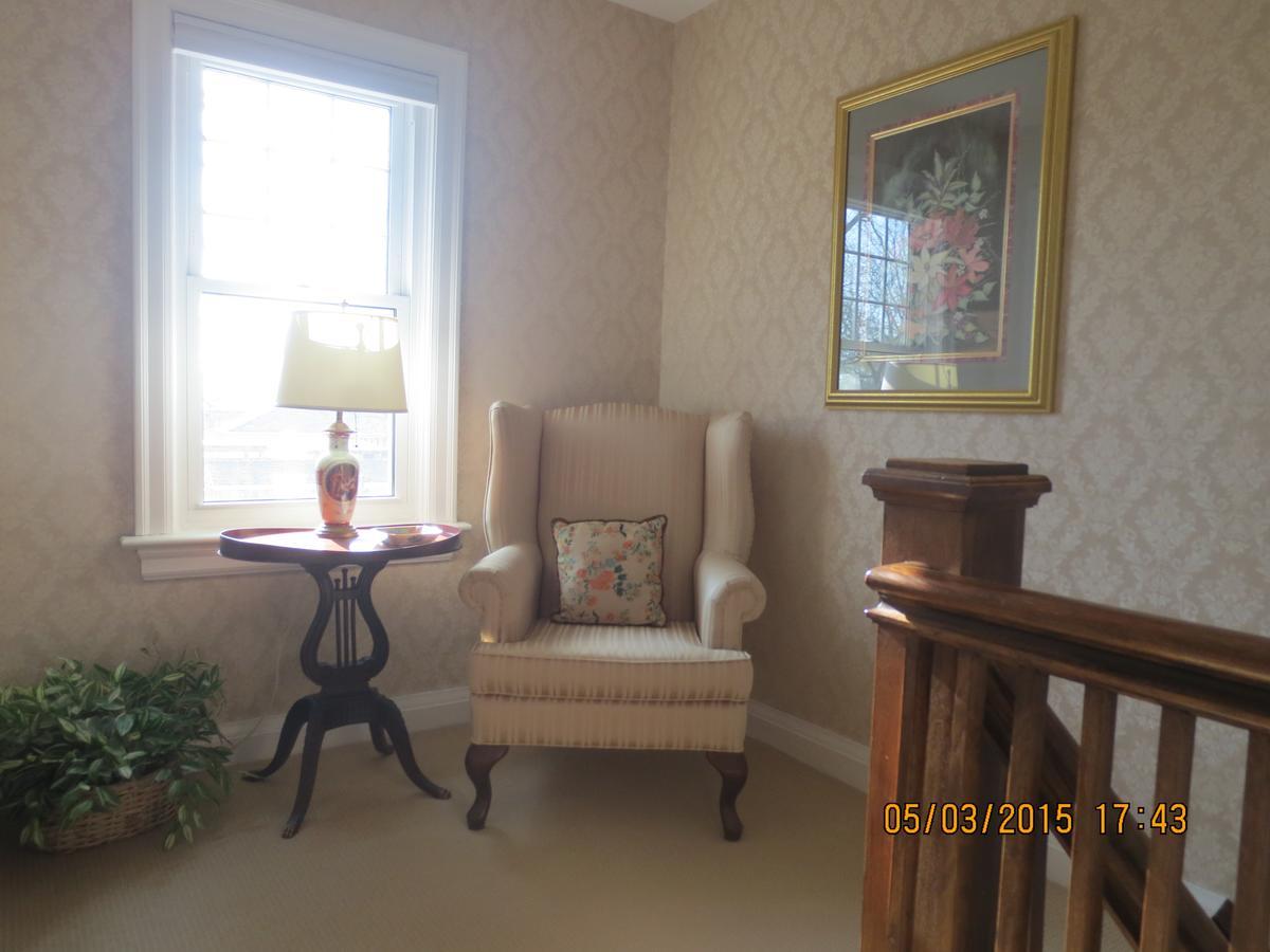 Robinsong Bed & Breakfast Thorold Bagian luar foto