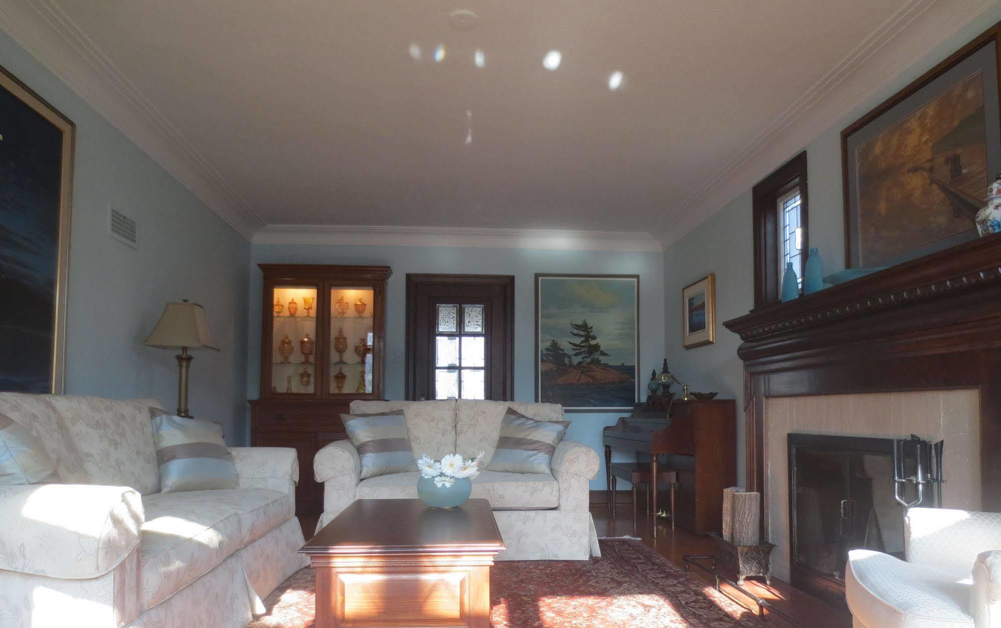 Robinsong Bed & Breakfast Thorold Bagian luar foto