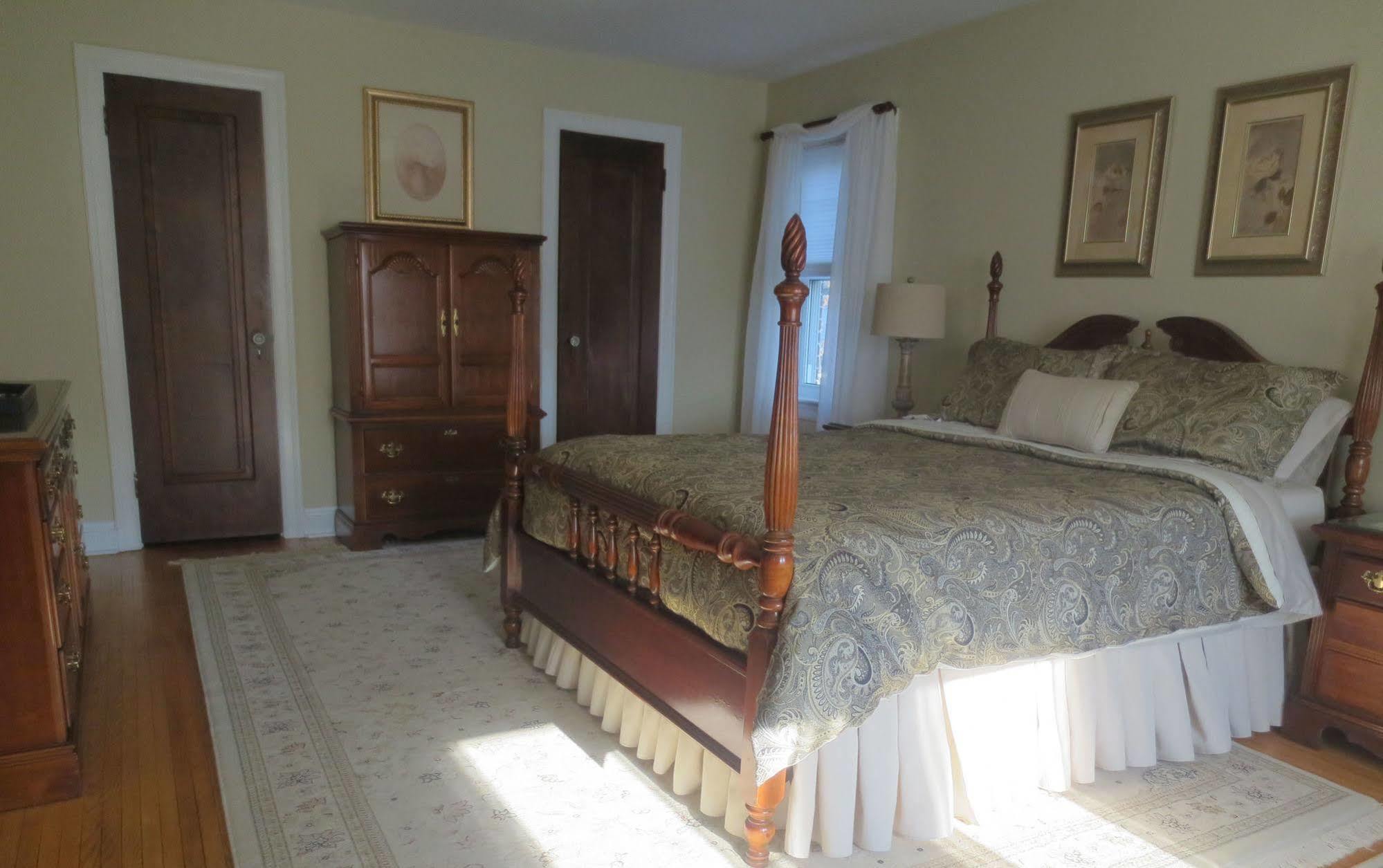 Robinsong Bed & Breakfast Thorold Bagian luar foto