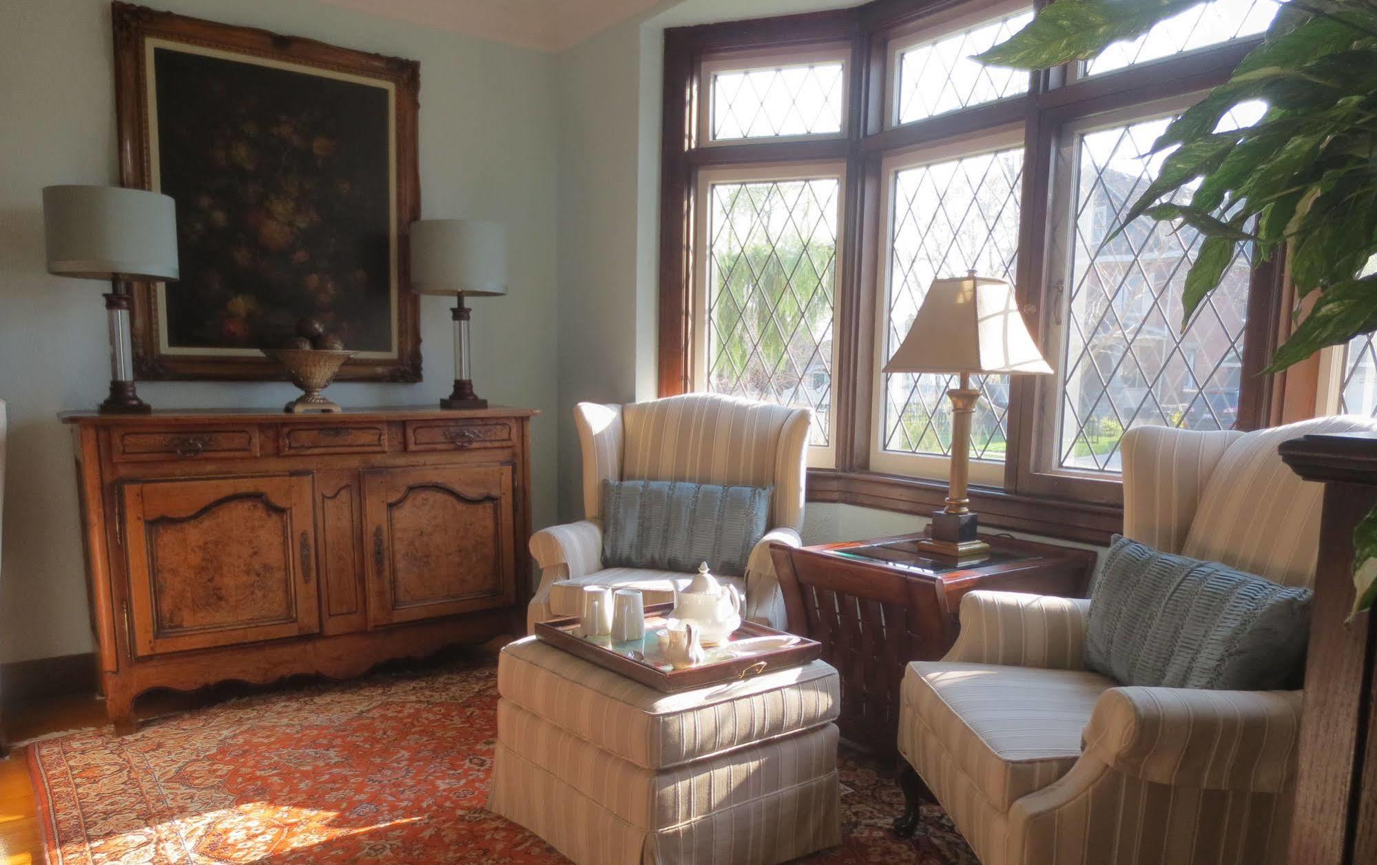 Robinsong Bed & Breakfast Thorold Bagian luar foto
